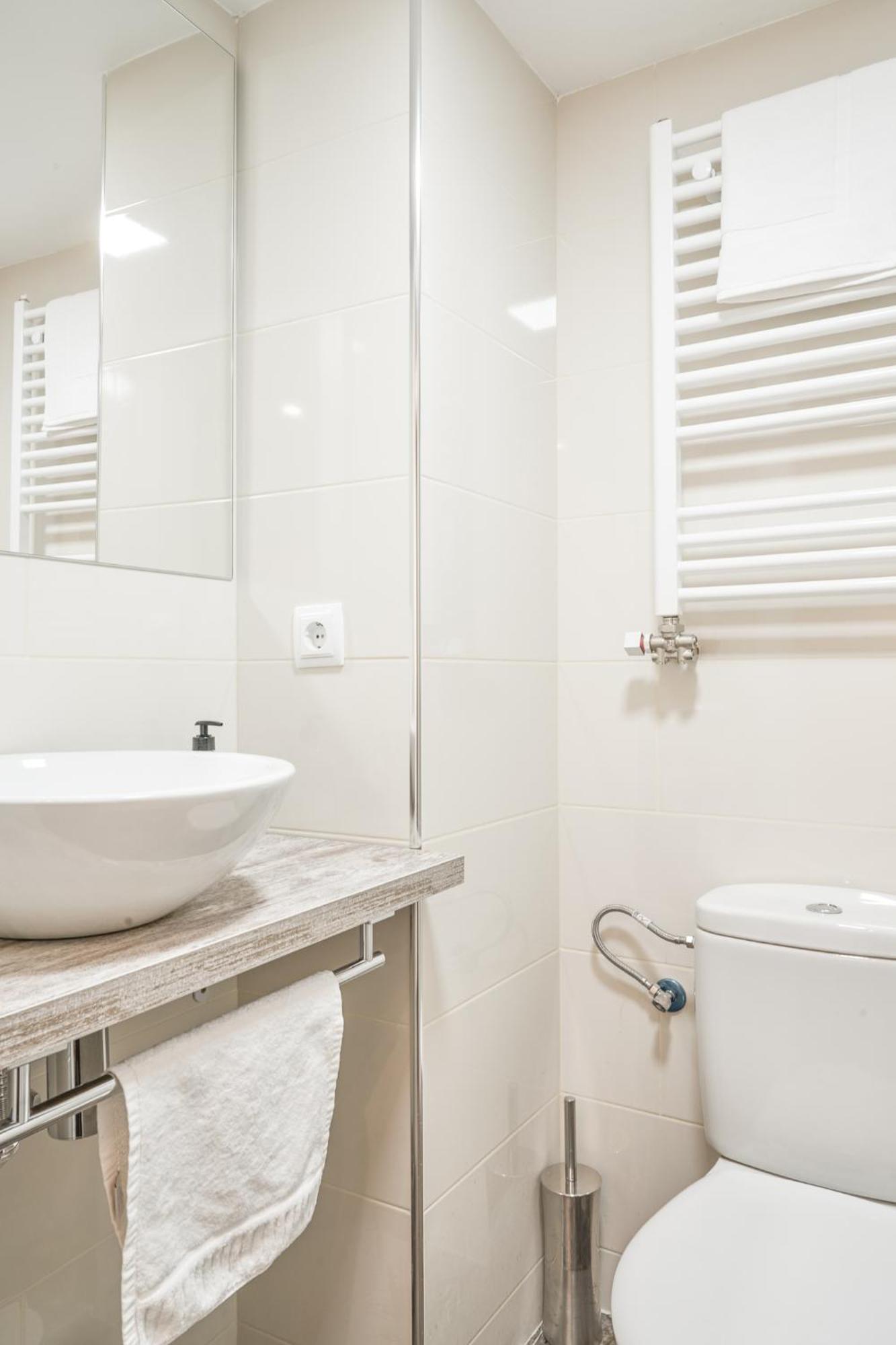 Family-Friendly Home In Central Barcelona 4Bdr Εξωτερικό φωτογραφία
